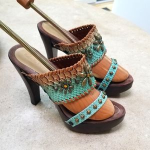 NEW Isabella Fiore Multicolor Leather Snakeskin  Wood Heel Studded  Size 7.5M